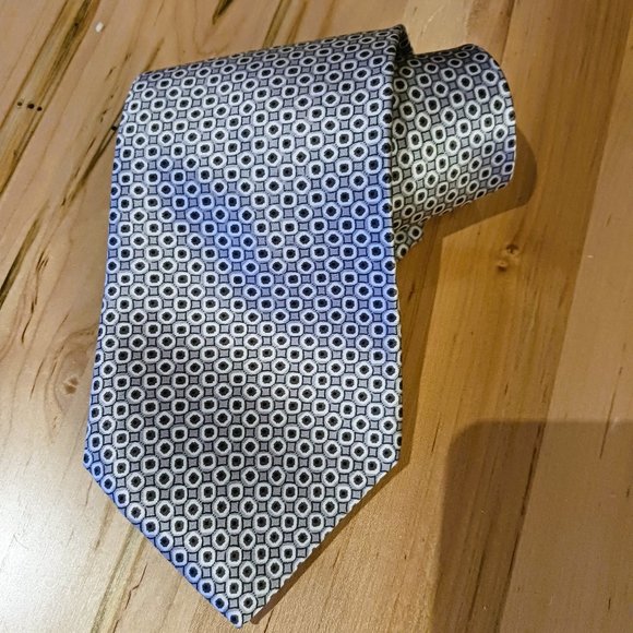 ELEGANT PIERRE CARDIN Paris 100% Silk Tie Made in USA EUC 4 x 57 - Picture 3 of 4